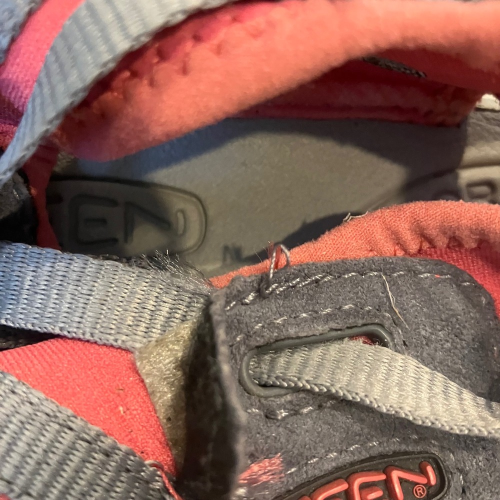 Keen Whisper Sandals Women 11 Gray Coral Pink Waterproof Sport Hiking Shoes FLAW - Picture 8 of 10